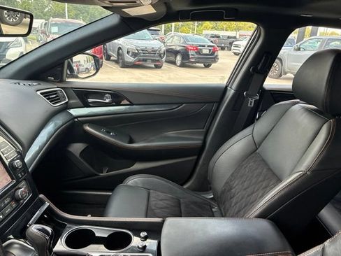 Used 2023 Nissan Maxima SR w/ Sport Mat Group FWD image 17
