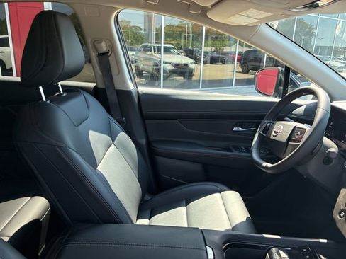 Used 2025 Nissan Murano SV FWD image 10