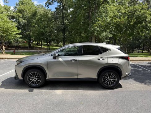 Used 2024 Lexus NX 250 FWD w/ Cold Area Package image 8