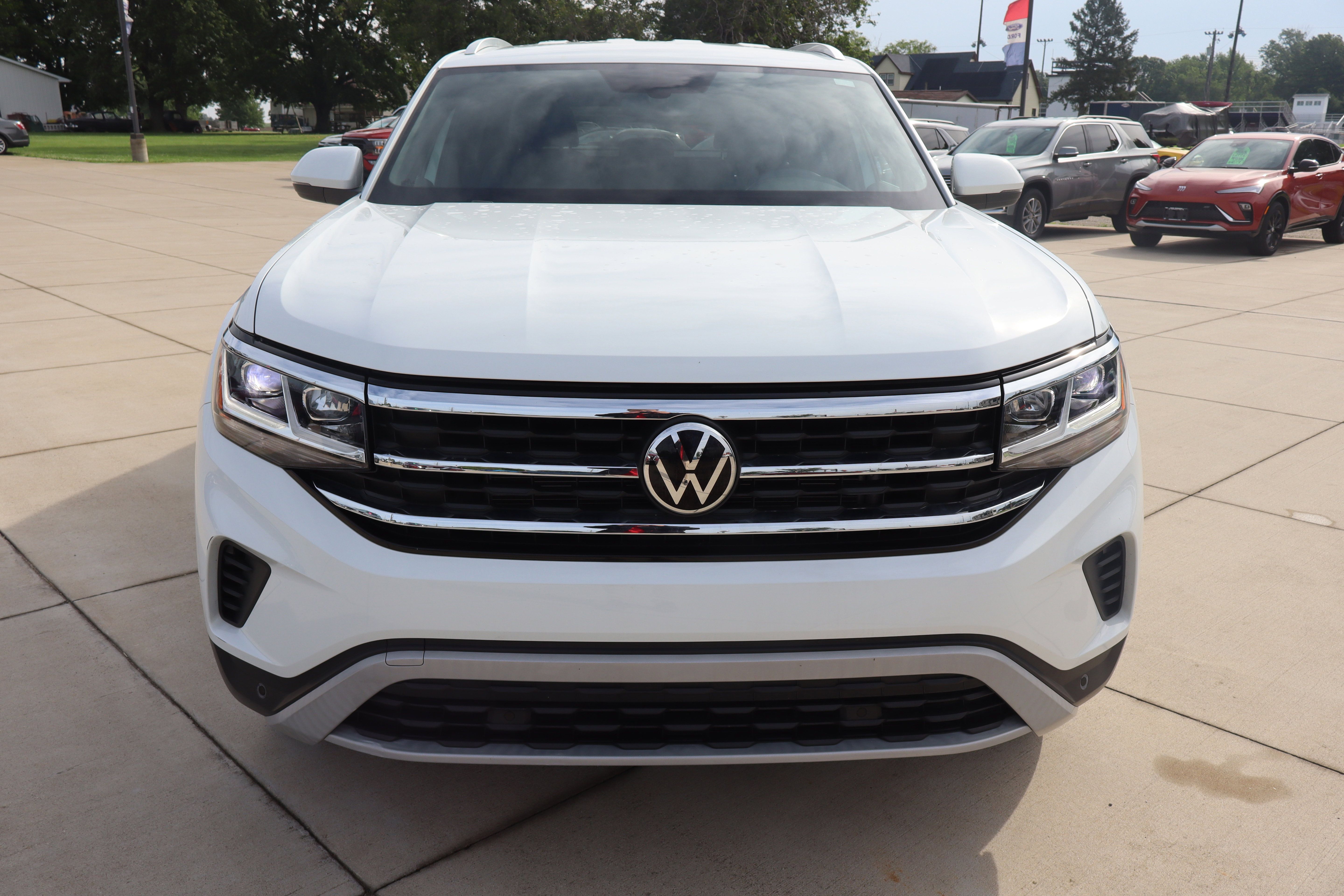 Used 2023 Volkswagen Atlas Cross Sport SE FWD image 3
