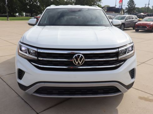 Used 2023 Volkswagen Atlas Cross Sport SE FWD image 3