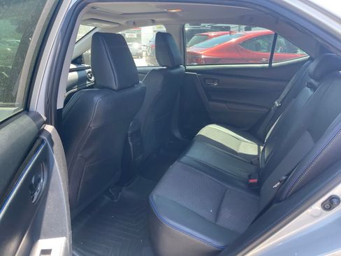 Used 2017 Toyota Corolla SE w/ SE Premium Package FWD image 5