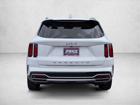 Used 2022 Kia Sorento EX w/ Panoramic Sunroof Package image 7