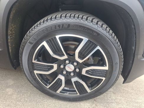 Used 2019 GMC Acadia SLT w/ Black Edition AWD/4WD image 5