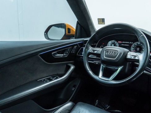 Used 2021 Audi Q8 Prestige image 32