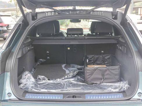 New 2026 Land Rover Range Rover Velar Dynamic SE image 21