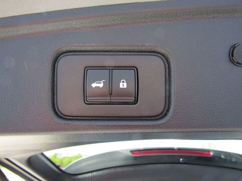 Used 2025 Nissan Pathfinder Platinum w/ Cargo Package AWD/4WD image 8