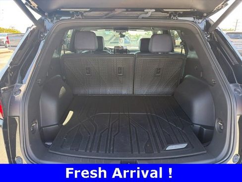 Certified 2025 Chevrolet Blazer RS w/ Driver Confidence II Package image 12