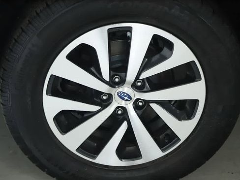 Used 2022 Subaru Outback Premium image 12