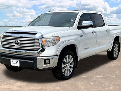 Used 2017 Toyota Tundra Limited w/ Limited Premium Package AWD/4WD image 4