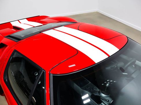 Used 2006 Ford GT RWD image 75