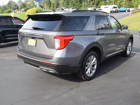 Used 2023 Ford Explorer XLT w/ Equipment Group 202A AWD/4WD image 4