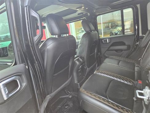 Used 2023 Jeep Wrangler Unlimited Sahara image 15