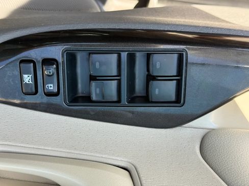 Used 2014 Toyota Sienna L FWD image 14