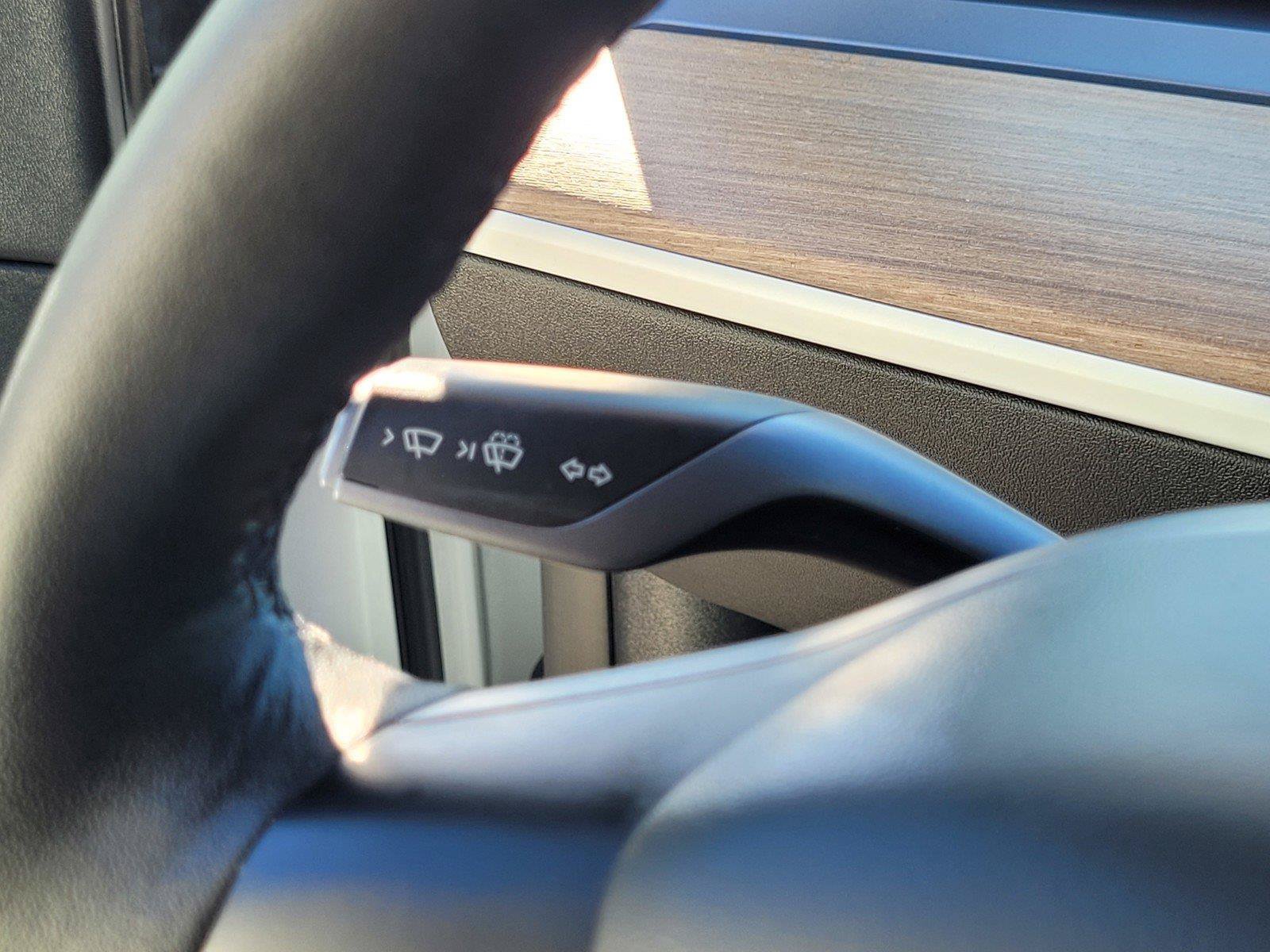 Used 2022 Tesla Model Y Long Range AWD/4WD image 31