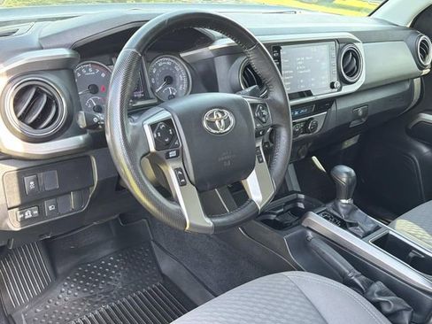 Used 2022 Toyota Tacoma SR5 w/ Technology Package AWD/4WD image 15