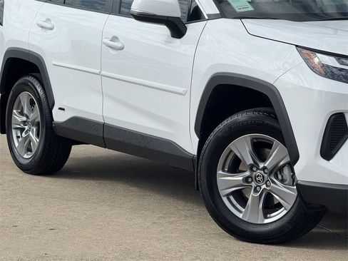 Used 2025 Toyota RAV4 XLE image 7