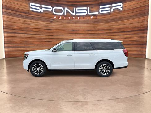 Used 2025 Ford Expedition Max Platinum AWD/4WD image 2