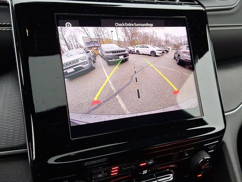 Certified 2024 Jeep Grand Cherokee Altitude image 19