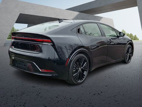 Used 2025 Toyota Prius AWD image 6