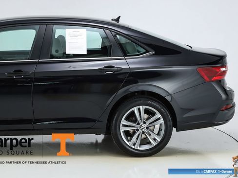 Used 2023 Volkswagen Jetta SE image 4