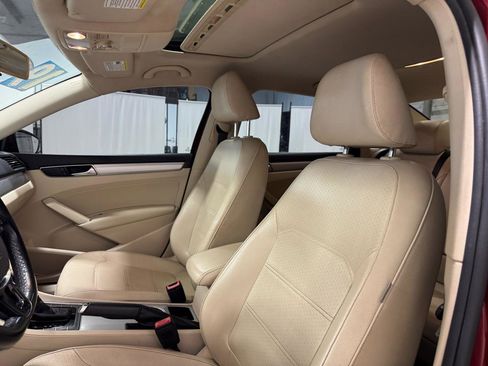Used 2019 Volkswagen Passat 2.0T Wolfsburg w/ Wheels & Sunroof Package FWD image 16