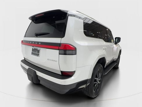 Used 2025 Lexus GX 550 w/ Accessory Package (2T) image 7