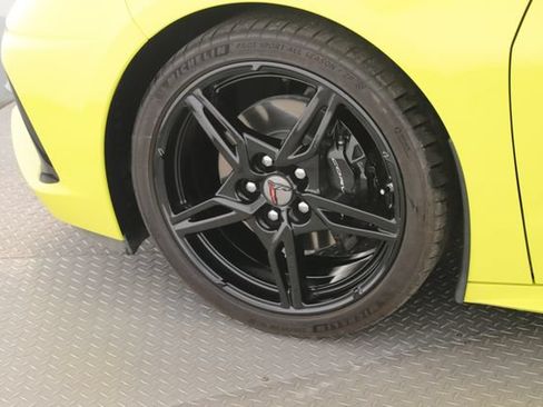 Used 2021 Chevrolet Corvette Stingray Coupe w/ 1LT RWD image 14