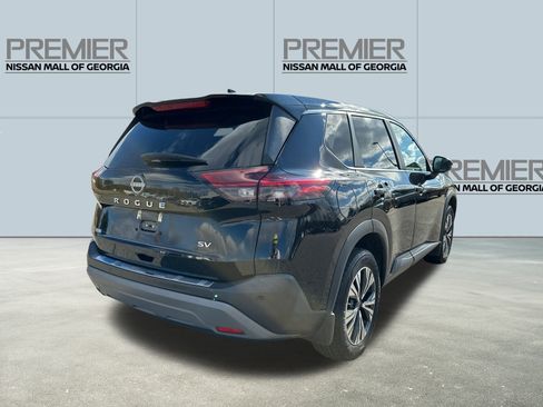 Used 2022 Nissan Rogue SV image 5