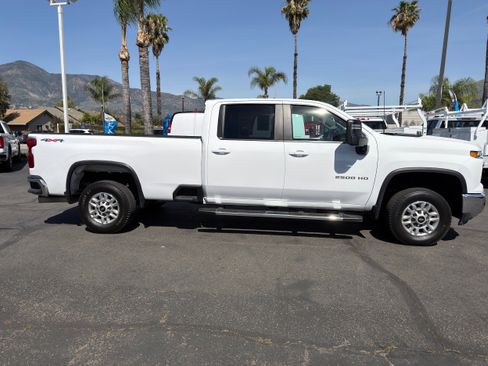 Used 2025 Chevrolet Silverado 2500 LT w/ Convenience Package AWD/4WD image 9
