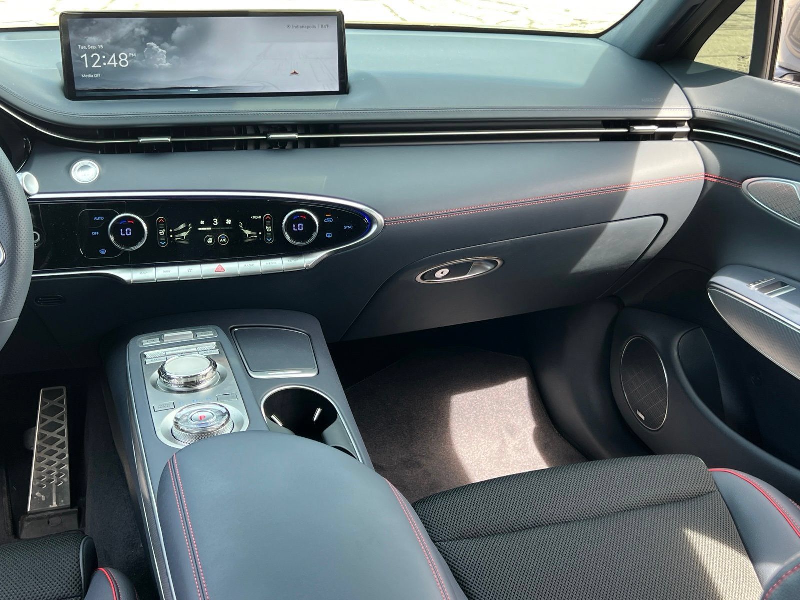 Used 2023 Genesis GV70 2.5T w/ Sport Prestige Package AWD/4WD image 27