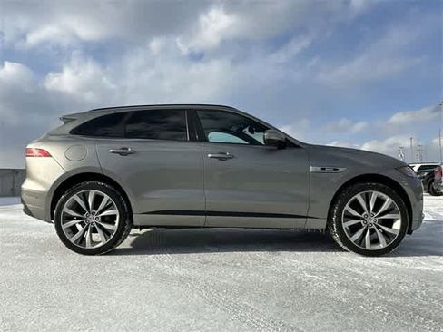 Used 2018 Jaguar F-PACE R-Sport image 3