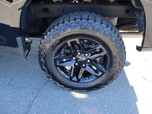 Used 2024 Chevrolet Silverado 1500 LT Trail Boss w/ Convenience Package II AWD/4WD image 40
