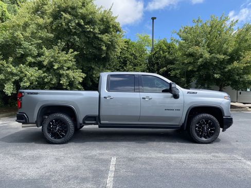 Used 2025 Chevrolet Silverado 2500 LTZ w/ Trail Boss Package AWD/4WD image 10