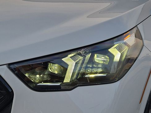 Certified 2025 BMW X2 xDrive28i w/ Premium Package image 9