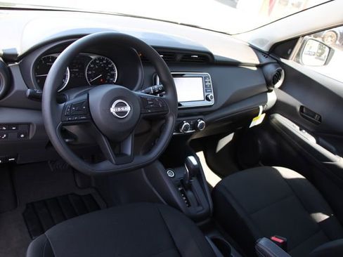 Certified 2025 Nissan Kicks Play S FWD image 5