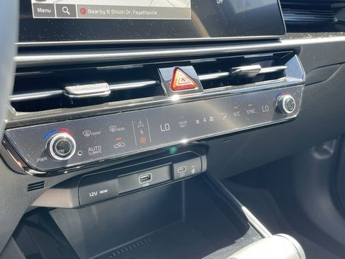 New 2025 Kia Niro EX image 16
