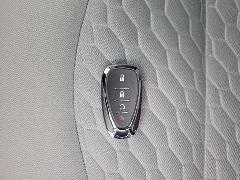 Used 2021 Chevrolet Equinox LS w/ LS Convenience Package AWD/4WD image 32