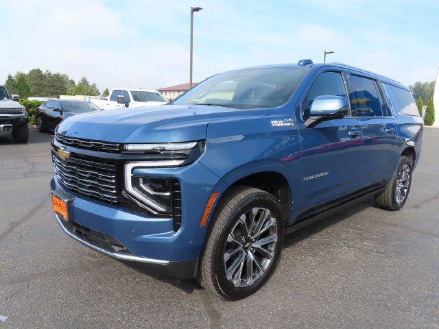 Used 2026 Chevrolet Suburban High Country AWD/4WD image 3