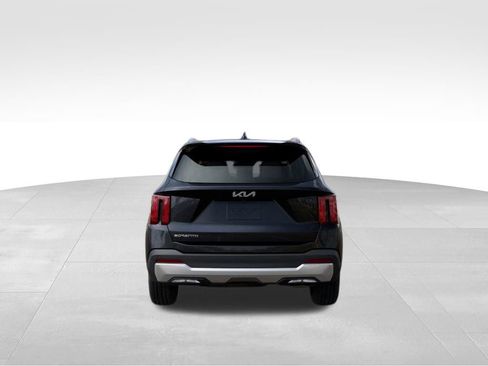 Used 2025 Kia Sorento EX w/ Panoramic Sunroof Package image 5