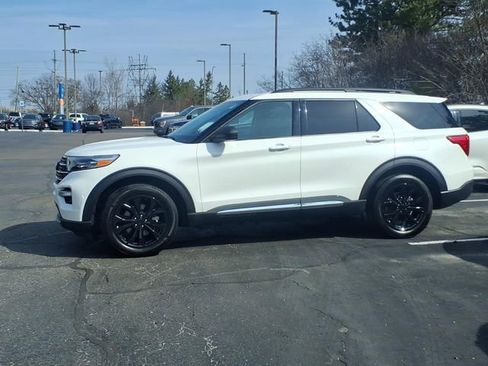 Certified 2023 Ford Explorer XLT w/ Equipment Group 202A image 4