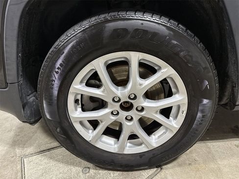 Used 2014 Jeep Cherokee Latitude image 24