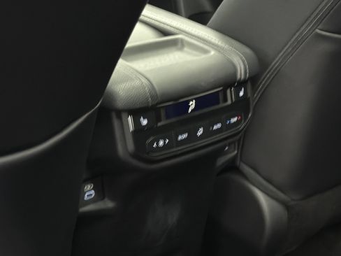Used 2025 Toyota Grand Highlander AWD image 19