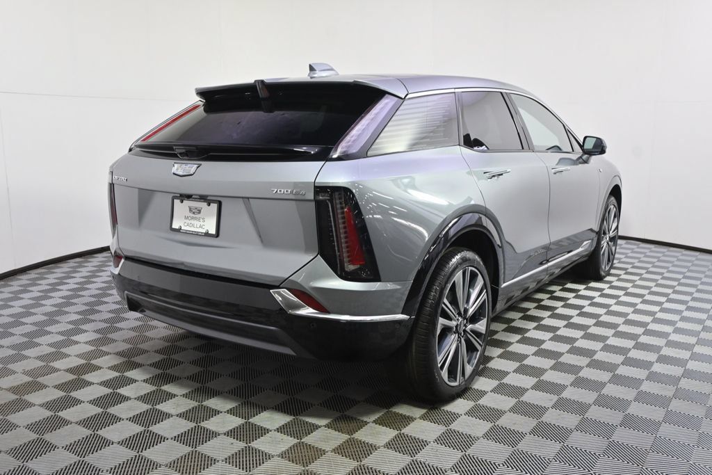 New 2026 Cadillac Optiq Luxury 2 w/ LPO, Floor Liner Package AWD/4WD image 6