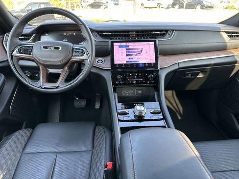 Certified 2025 Jeep Grand Cherokee Summit AWD/4WD image 10