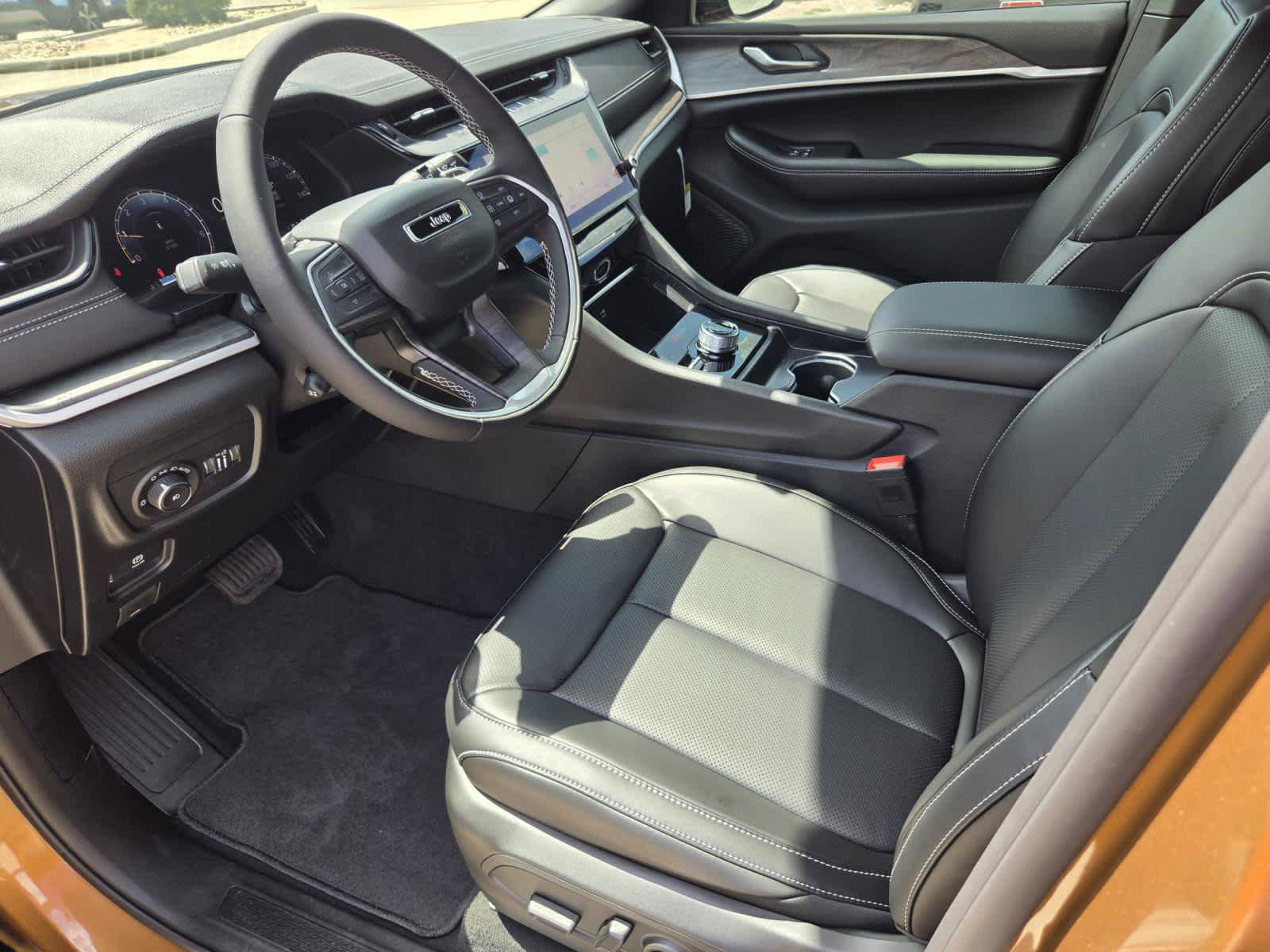 New 2026 Jeep Grand Cherokee Limited AWD/4WD image 15