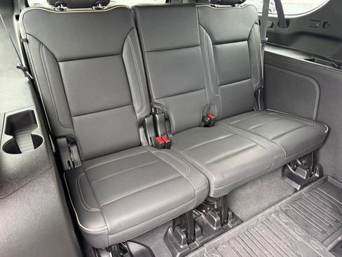 Used 2024 GMC Yukon XL SLT w/ SLT Luxury Package AWD/4WD image 10