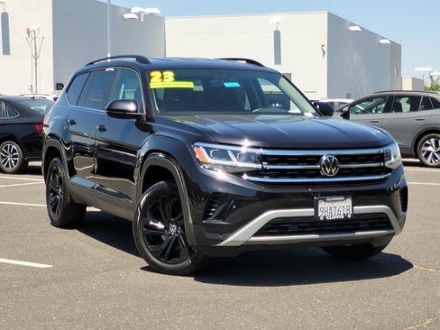 Used 2023 Volkswagen Atlas SE w/ Black Wheel Package AWD/4WD image 2