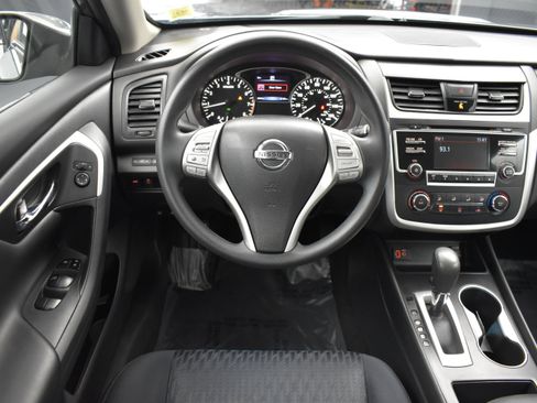 Used 2017 Nissan Altima 2.5 S w/ Power Driver Seat Package FWD image 13