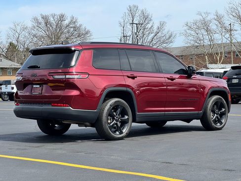 Used 2023 Jeep Grand Cherokee L Laredo image 7